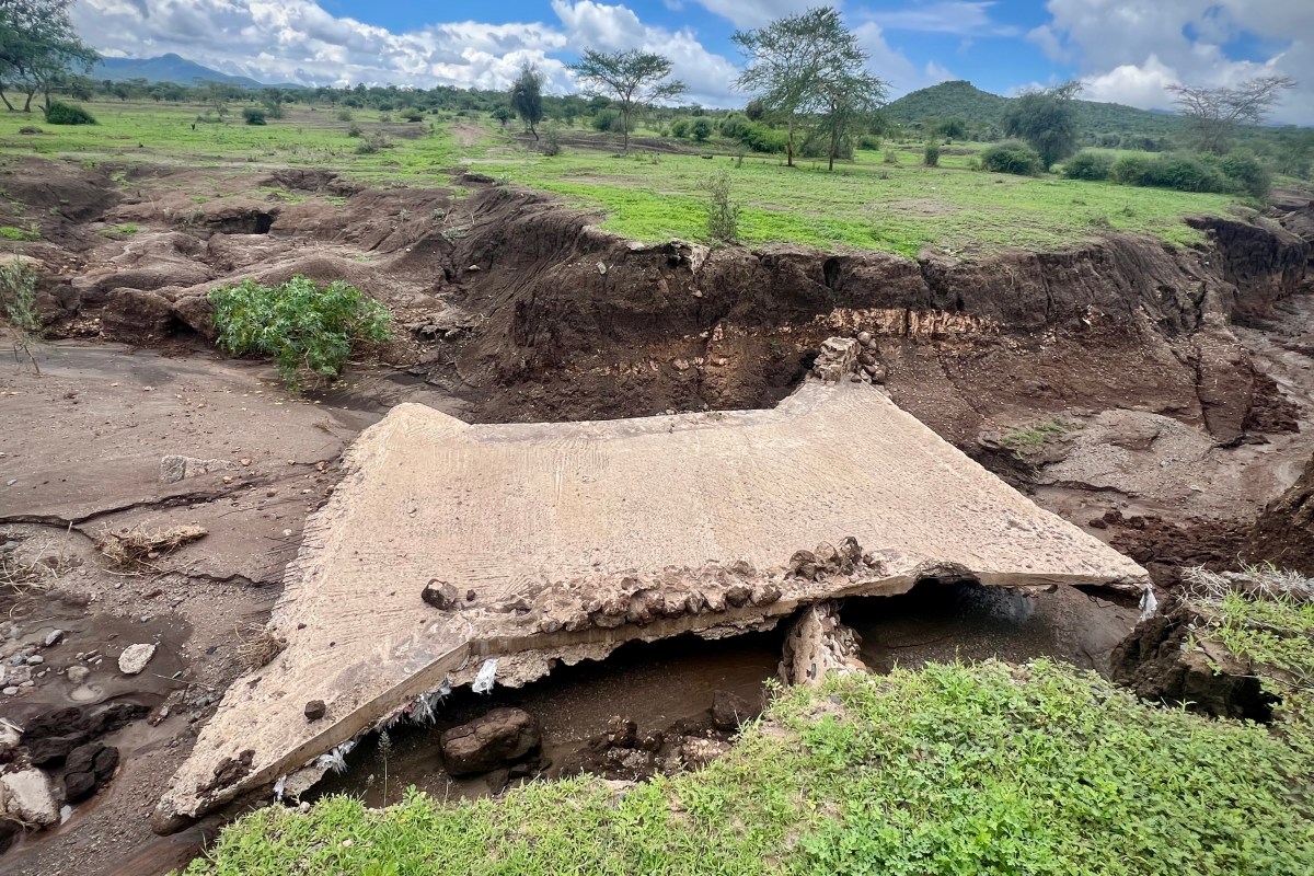 Gewitter und eingestürzte Brücken in&nbsp;Losimingori